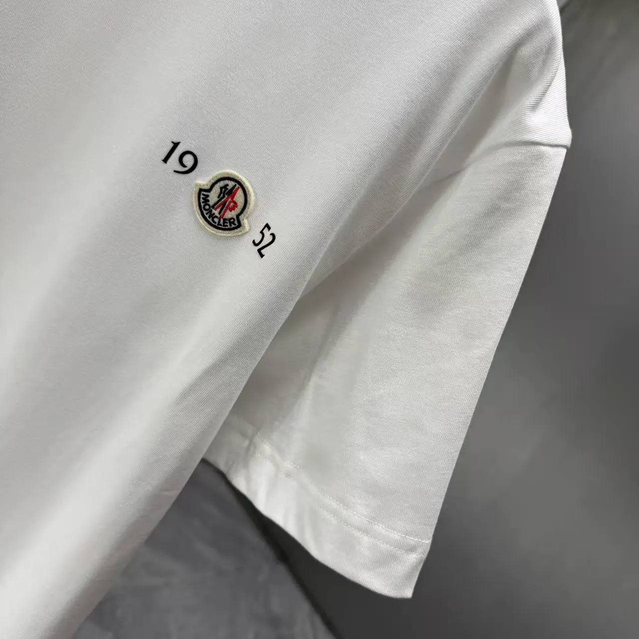 MONCL* * 2026 New Arrival T logo + ：Black White Dark Blue Brown Sizes：S M L XL XXL